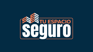 Logotipo de Tu Espacio Seguro en blanco y naranjo sobre fondo azul marino.